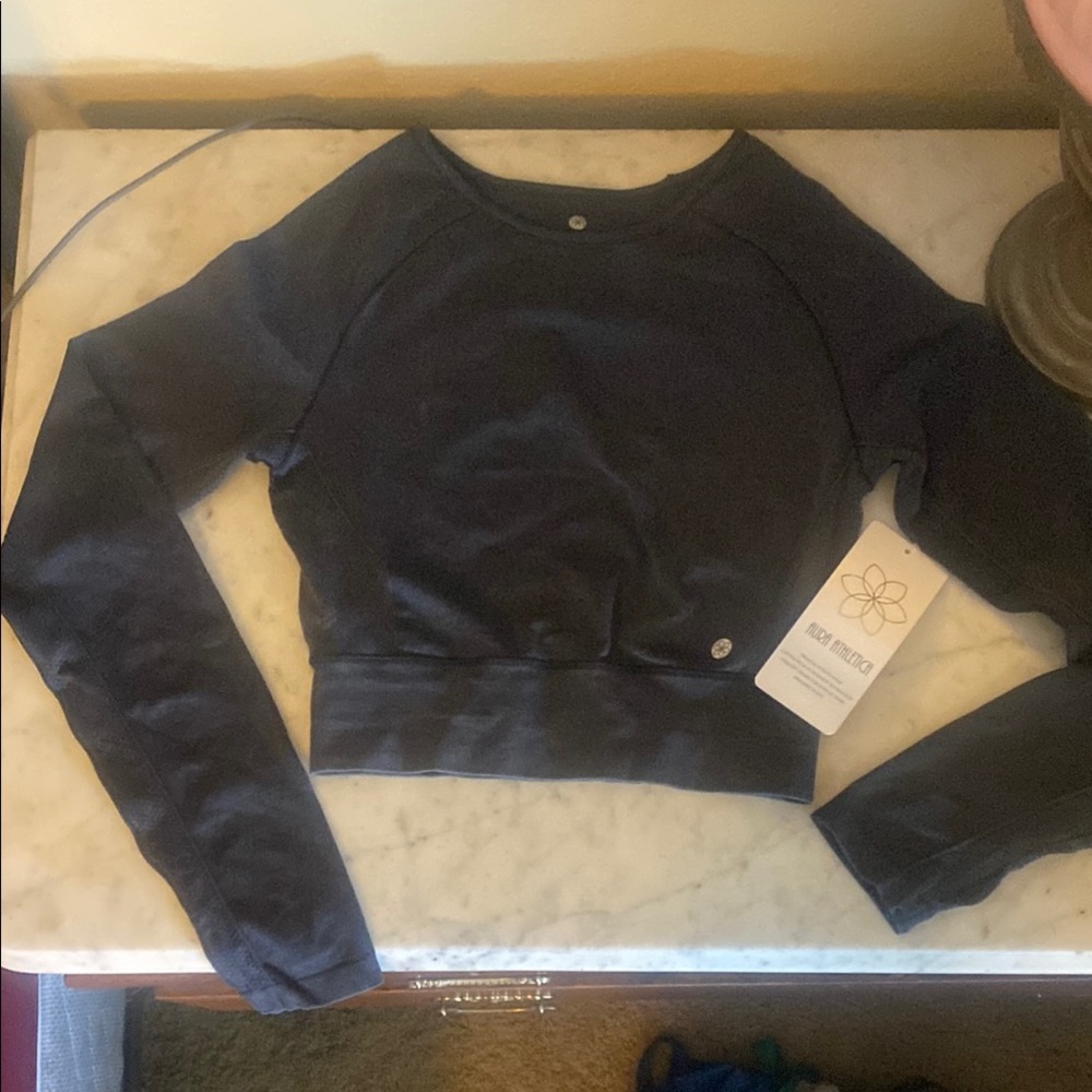 Aura Athletics | Long Sleeve Crop Activewear Top